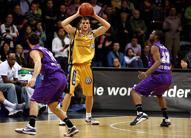 队锁定胜局 队锁定胜局